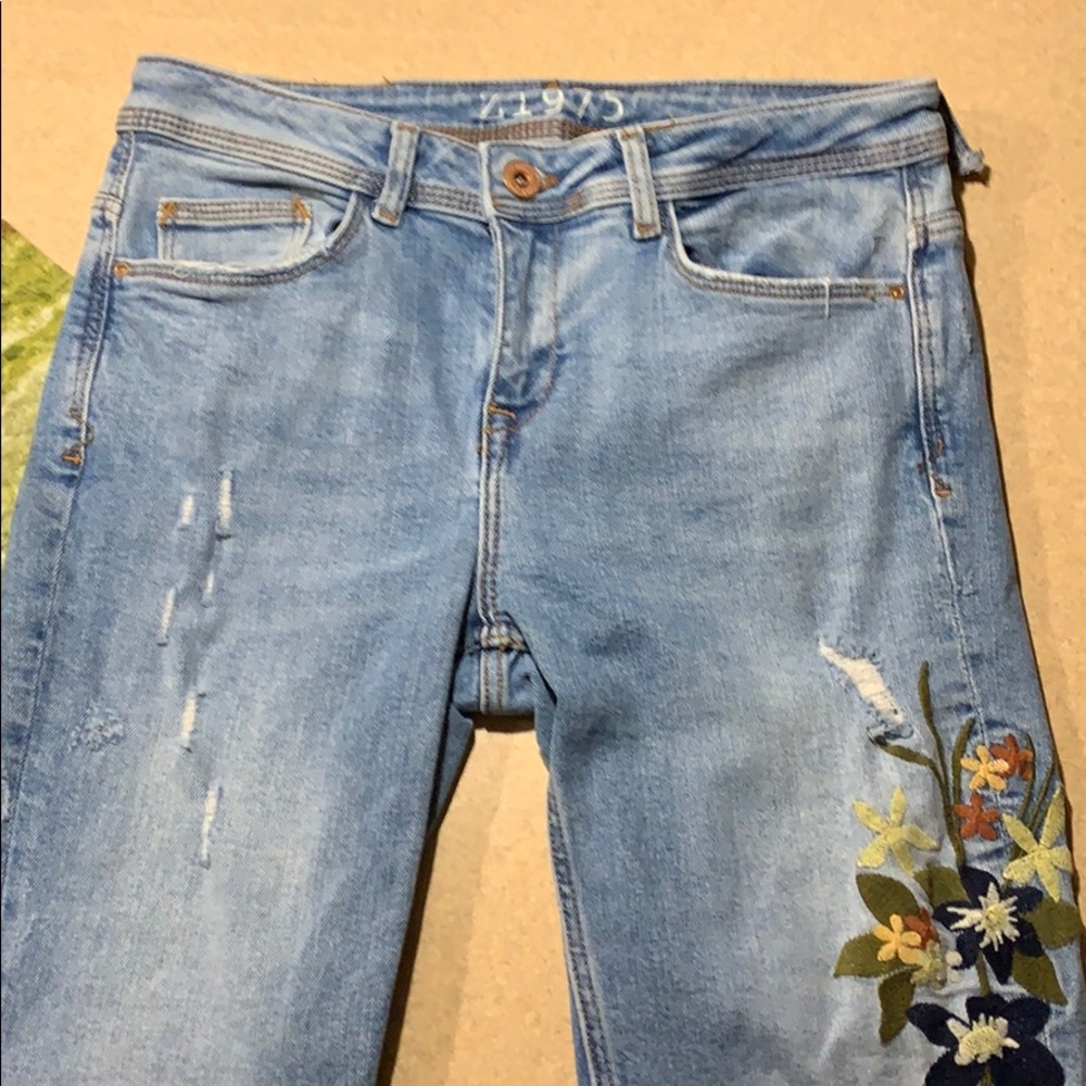Zara embroidered jeans - size 4 - Picture 4 of 8